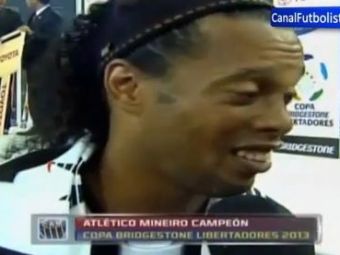
	Moment INCREDIBIL cu Ronaldinho dupa ce a devenit ZEU in America de Sud! Nicio ezitare cand a fost intrebat: &quot;Cine e cel mai bun din lume?&quot; Mesajul emotionant de la final:
