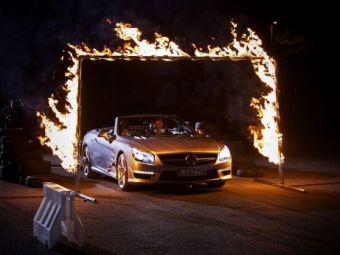 VIDEO David Coulthard a ramas fara CUVINTE! Scamatoria INCREDIBILA a magicianului Dynamo! Ce face cu o masina pe pista: