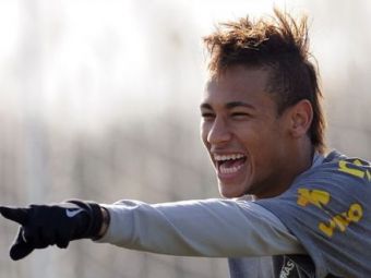 
	FAIL! Neymar a vrut sa impresioneze toata sala, dar s-a facut de ras la o prezentare :) Cum a comis-o starul Barcelonei! VIDEO
