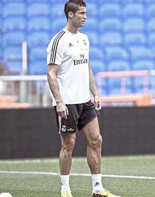 Sacrificiu SUPREM! Astea sunt picioarele de 100 de milioane de euro! Iti dai seama ce superfotbalist e in poza asta?_1