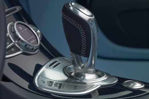 FOTO Un nou Bugatti Veyron face RAVAGII in buzunarele miliardarilor! Francezii au dedicat modelul unui pilot LEGENDAR! Cum arata:_7