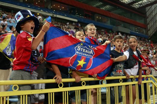 
	Polonezii s-au distrat in Cupa, Steaua o sa se distreze cu ei in Liga! Fanii Stelei au luat cu asalt casele de bilete si anunta calificarea! In cine isi pun sperantele:
