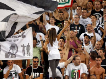 FOTO Juve si-a tras sefa de galerie FOTOMODEL! Incindente RASISTE! Peluza lui Lazio a fost inchisa dupa Supercupa!