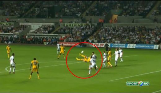 
	Executia MAGICA cu care a spalat RUSINEA! Grozav i-a ridicat in picioare pe englezi dupa cel mai frumos gol din Europa League! Vezi FOARFECA perfecta: VIDEO
