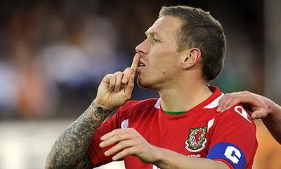 
	VIDEO Faza dementa in meciul dintre Cardiff si City! Bellamy l-a luat la misto pe arbitru! Ce decizie a luat centralul dupa gestul galezului: 
