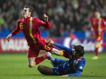 
	SHOW cu Bale in Tara Galilor-Serbia! Galacticul de 100 de milioane joaca miercuri pe Voyo.ro! Lampard si Terry, razboi in Ucraina, LIVE pe Sport.ro, ora 21:45

