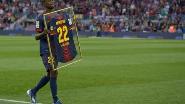 
	Continua DISPUTA intre Barcelona si Abidal! Comunicatul oficial al clubului catalan dupa ce jucatorul i-a acuzat ca nu l-au platit cat timp a fost bolnav:
