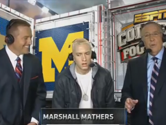 
	VIDEO Eminem vs comentatori de fotbal: &quot;Vrei sa luam o pauza?&quot; Momente STANJENITOARE in direct!
