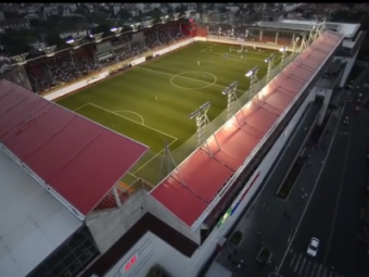 VIDEO BESTIAL! Si-au construit stadion pe acoperisul unui mall! Cel mai tare stadion din Serbia: