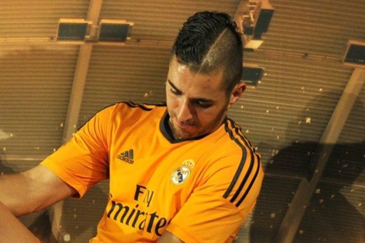 FOTO. Real isi schimba "look-ul"! Benzema i-a luat fata galacticului Bale cu noua sa frizura. Ce a declarat galezul la prezentarea noului echipament!_7