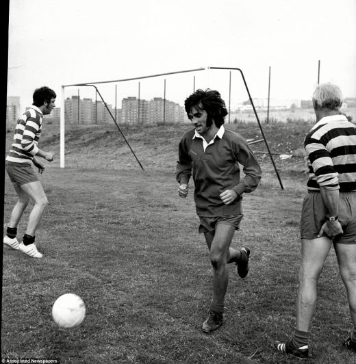 Fotbal, alcool si femei! 50 de ani de la debutul GENIULUI care si-a baut cariera! Pele si Maradona s-au inchinat in fata lui!_4