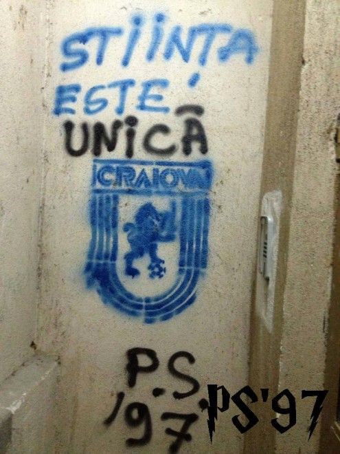 Fanii Universitatii Craiova au vrut sa ii vandalizeze casa lui Pavel Badea! Ce greseala ca in filme au facut :)) FOTO_3