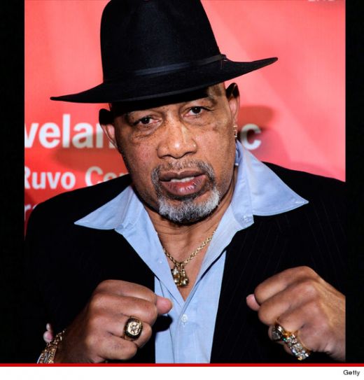 TRAGEDIE in lumea boxului! Omul care i-a RUPT fata lui Muhammad Ali a murit noaptea trecuta! Era poreclit spargatorul de falci!_1