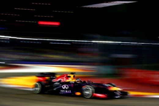 
	Vettel A CASTIGAT Marele Premiu din Singapore! Vezi clasamentul:
