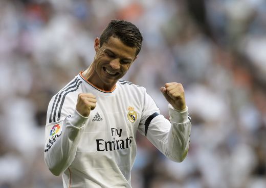 Cristiano Ronaldo si-a mai luat o BIJUTERIE de 1,3 milioane de euro! Cum arata garajul plin numai cu masini de lux al lui CR7:_2