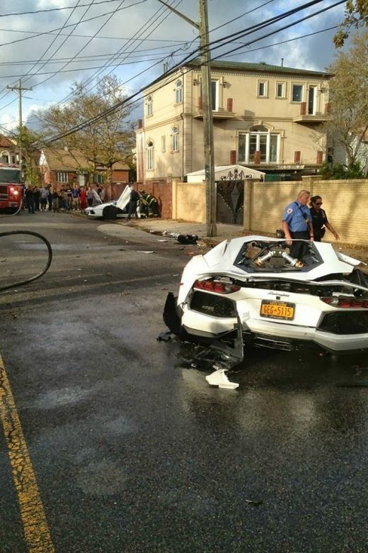 VIDEO Fara precedent! Lamborghini, RUPT in doua bucati dupa un accident banal! Imagini de groaza!_10