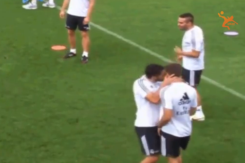 
	VIDEO: Moment BIZAR la antrenamentul Realului! Isco a uitat de minge si si-a sarutat PE GURA un coleg :) Ce reactie a avut:
