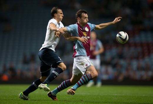 Vlad Chiriches Aston Villa Londra Tottenham Hottspurs
