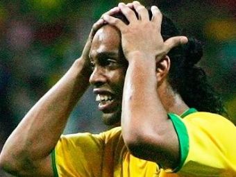 
	Ronaldinho a suferit cea mai grava accidentare din TOATA cariera! Poate rata Campionatul Mondial al cluburilor!
