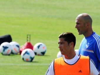 
	SURPRIZA de proportii! Zidane le distruge visurile lui Ronaldo si Messi! Cine merita cu adevarat Balonul de Aur:
