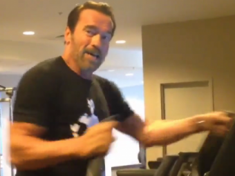 VIDEO Schwarzenegger RUPE aparatele la 66 de ani! Uriasul de la Hollywood a dezvaluit secretul pentru un corp PERFECT! Cum procedeaza: