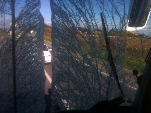 Autocarul lui FC Vaslui s-a CIOCNIT violent de un camion! Porumboiu face haz de necaz: "Nu erau lemne in camion, erau punctele furate de FRF!" :)_4