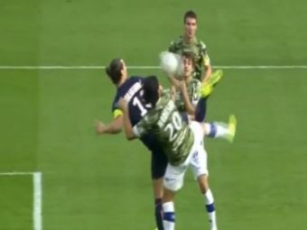 
	Omul asta e de pe alta PLANETA! Ibrahimovic, un nou gol FANTASTIC! Cum isi face singur concurenta la GOLUL ANULUI: VIDEO
