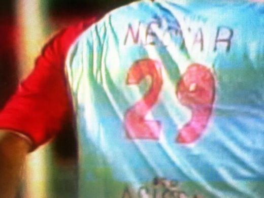 Faza INCREDIBILA la un meci din Columbia: Fotbalistii si-au DESENAT numerele cu markerul dupa ce si-au cumparat tricourile de la magazin :))_1
