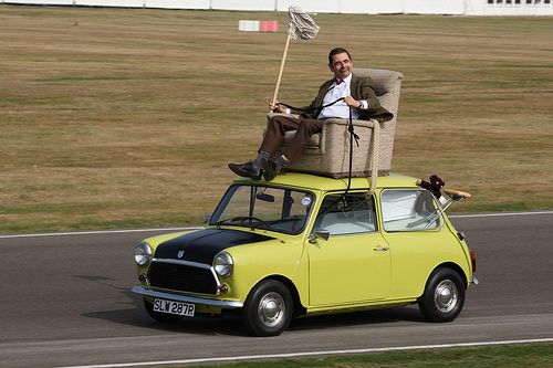 Mr. Bean si-a socat fanii! A renuntat la o RACHETA de 3 milioane de lire, acum conduce o masina low-cost! FOTO:_2