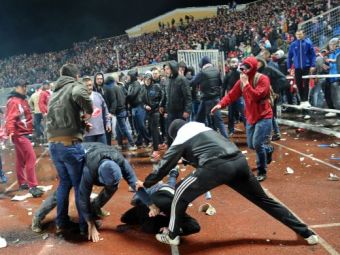
	Scene HALUCINANTE la un meci de fotbal! Neonazisti, bombe, ploaie de pietre si 78 de arestari! Momentul care poate pune in PERICOL Mondialul din 2018: VIDEO 

