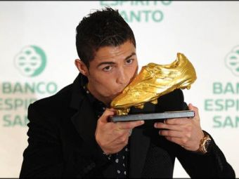 
	Favorit la Gheata de Aur! Cristiano Ronaldo poate castiga pentru a treia oara in cariera trofeul de cel mai tare marcator al Europei! Cum arata TOPUL:
