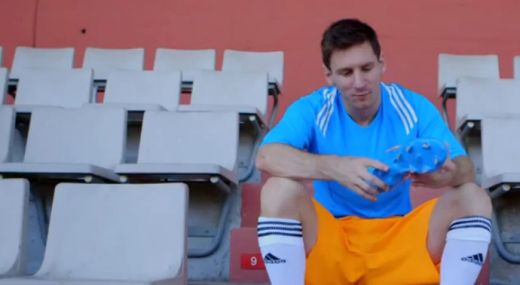 Messi a probat ghetele lansate special pentru Campionatul Mondial de la Rio! Cum arata noile Samba F50: VIDEO_2