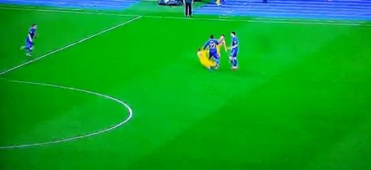 
	HORROR! Moment incredibil la barajul Ucraina 2-0 Franta! Koscielny a lovit urat de tot si a fost eliminat! VIDEO
