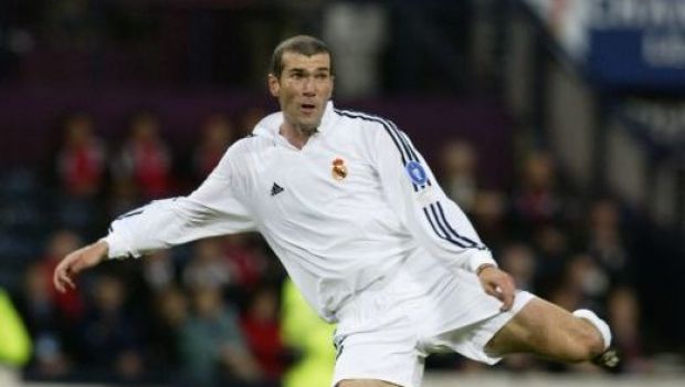 
	Executiile pe care nu le uiti niciodata! Clipa geniala a lui Zidane, momentul epic al lui McManaman si bijuteria lui Robben! Cele mai frumoase goluri din voleu
