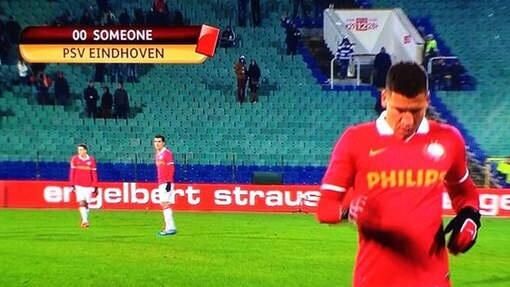 Gafa serii in Europa League a fost facuta de un bulgar dezorientat :)) Ce s-a vazut pe grafica televiziunii care a produs meciul lui PSV: "Rosu pentru Cutarescu'"_2