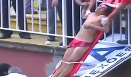 
	Scene GROAZNICE pe un stadion din Brazilia! &quot;Sunt socat, asta nu mai e sport!&quot; Un fan a fost transportat cu elicopterul! VIDEO

