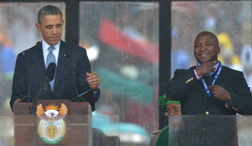 Gest socant langa Obama! A avut curaj sa faca asta langa cel mai puternic om al planetei la inmormantarea lui Mandela: VIDEO_1