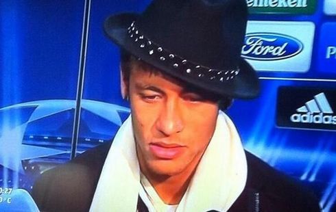 Neymar s-a facut de RAS dupa un hat-trick MAGIC! "Ce fata are, papagalul!" :) Fanii au ras de costumatia lui! Pe cine a imitat! FOTO_2