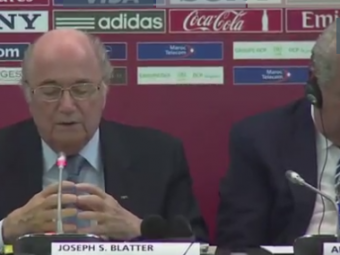 
	&quot;TREZIREA!!&quot; Blatter isi adoarme angajatii! Un oficial FIFA dormea in timpul conferintei. VIDEO

