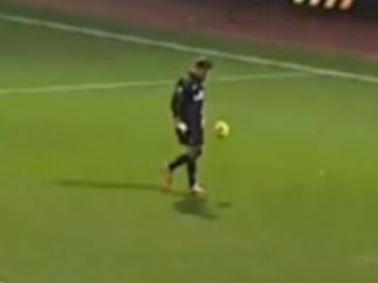 
	El e cel mai tehnic portar! S-a apucat sa faca jonglerii in timpul meciului cu West Ham! Cum i-a cucerit Szczesny pe fanii lui Arsenal: VIDEO

