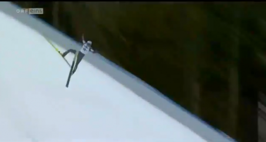 
	Cazatura HORROR la sarituri cu skiurile! A ramas inconstient dupa ce si-a pierdut echilibrul in zbor! VIDEO
