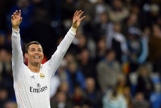 
	Victorie e numele lui! Ronaldo, inca un titlu in 2013! E cel mai bun marcator la nivel international! Clasamentul in care Messi e intrecut de un jucator din Maldive :)
