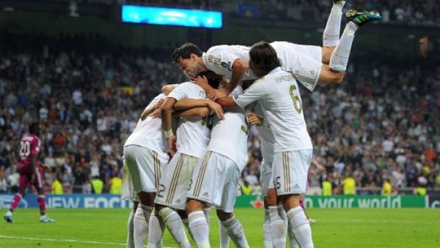 
	Real Madrid, cea mai bogata echipa din lume! Schimbare importanta in clasamentul GIGANTILOR din fotbal! E pentru prima data in 17 ani:
