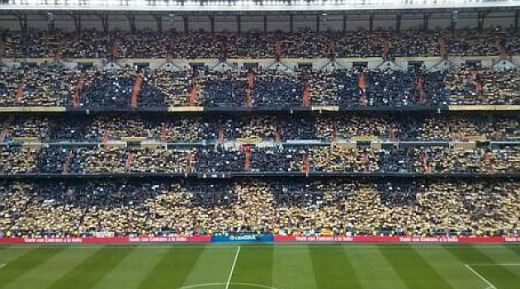 Moment emotionant la Madrid! Ronaldo a adus 'Balonul de Aur' pe Bernabeu! Reactia zecilor de mii de fani_2