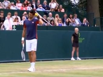 
	Djokovic a facut SHOW TOTAL! A imitat-o pe Sharapova si a facut-o sa rada GRAV! Video
