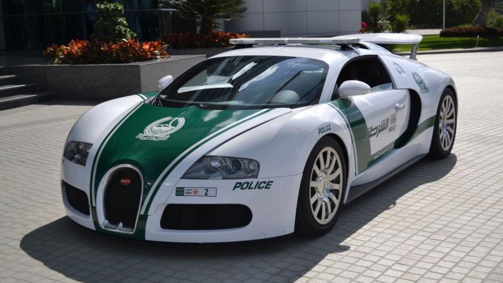 O noua achizitie spectaculoasa pentru politia din Dubai. Masina care prinde orice raufacator in cateva secunde! FOTO_2