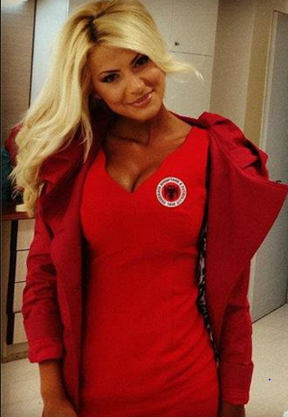 Eva Carneiro nu mai este cea mai sexy femeie din fotbal! Doctorita Albaniei arata TRASNET! FOTO_1