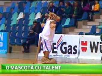 Leul Simba, mascota oltenilor, vrea sa castige Romanii au talent! Seful pompierilor din Craiova s-a inscris la celebrul show de la PROTV! VIDEO