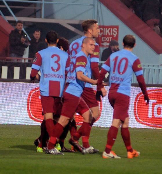 FOTO. Primele imagini cu Bourceanu in tricoul lui Trabzonspor! Cum s-a bucurat la gol_4