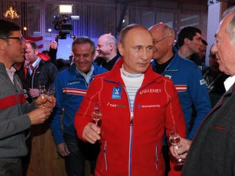 
	Nimeni nu se astepta sa il vada facand asta! Putin a mers la o petrecere cu sportivii de la Soci. Ce s-a intamplat VIDEO
